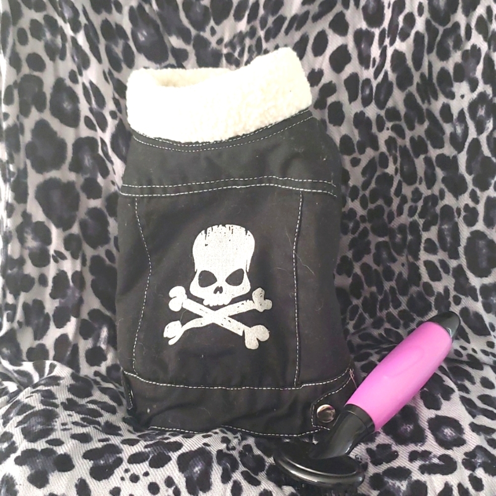 Dog jacket wt skull bones